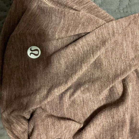 Lululemon open back tee shirt - Picture 4 of 5